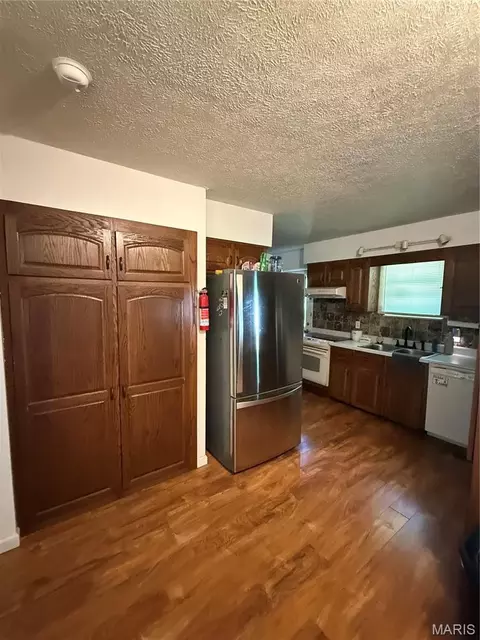 Kitchen - 13573 Highway Pp, Dixon, MO 65459 photo 4 of 4