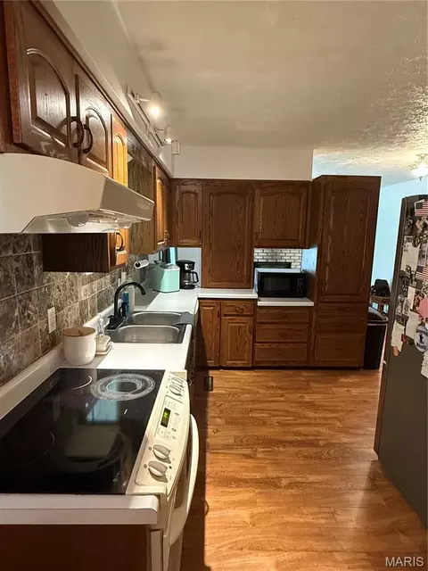 Kitchen - 13573 Highway Pp, Dixon, MO 65459 photo 1 of 4