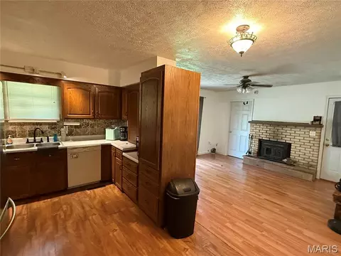 Kitchen - 13573 Highway Pp, Dixon, MO 65459 photo 3 of 4