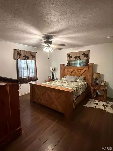 Bedroom - 13573 Highway Pp, Dixon, MO 65459 photo 1 of 4