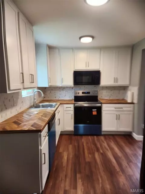 Kitchen - 6330 Washington Ave, Saint Louis, MO 63134 photo 3 of 3