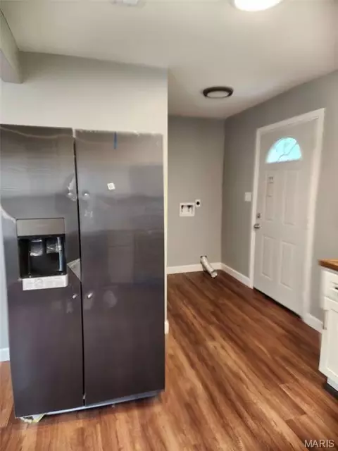 Entry Way - 6330 Washington Ave, Saint Louis, MO 63134 photo 1 of 2