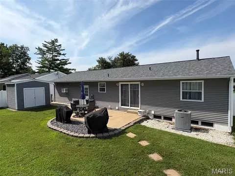 Exterior - 504 Briscoe Ave, O'fallon, MO 63366 photo 2 of 5