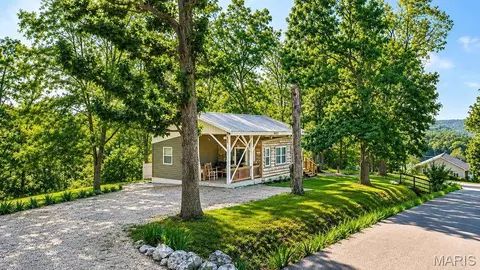 8895 Victoria Ln, French Village, MO 63036