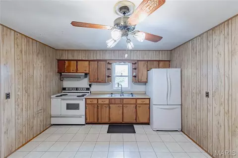 Kitchen - 1018 Top Dr, Arnold, MO 63010 photo 1 of 2