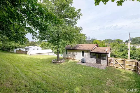 Exterior - 1018 Top Dr, Arnold, MO 63010 photo 4 of 8