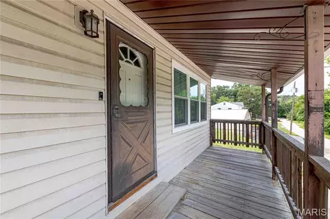 Exterior - 1018 Top Dr, Arnold, MO 63010 photo 2 of 8