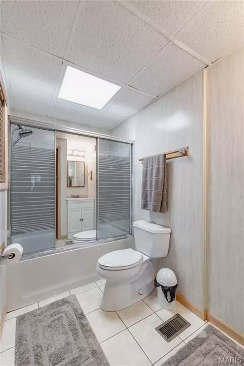 Bath - 1018 Top Dr, Arnold, MO 63010 photo 1 of 1