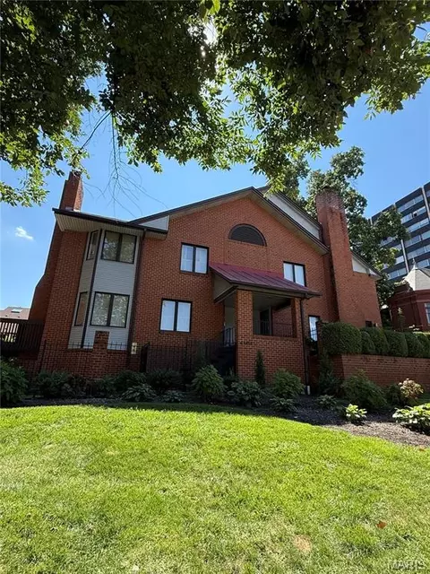 4464 Lindell Blvd #10, Saint Louis, MO 63108