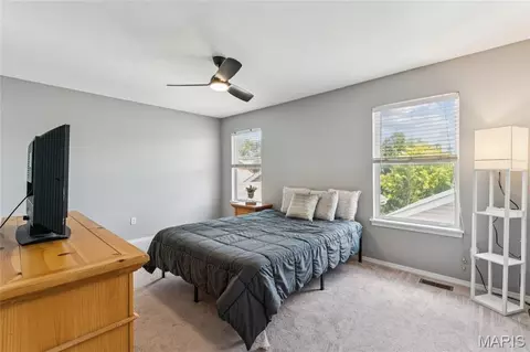 Bedroom - 947 Rolling Thunder Dr, O'fallon, MO 63368 photo 6 of 7