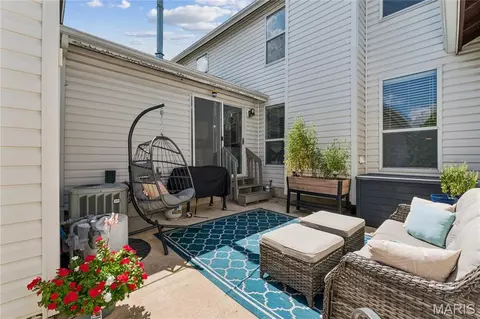 Exterior - 947 Rolling Thunder Dr, O'fallon, MO 63368 photo 2 of 3
