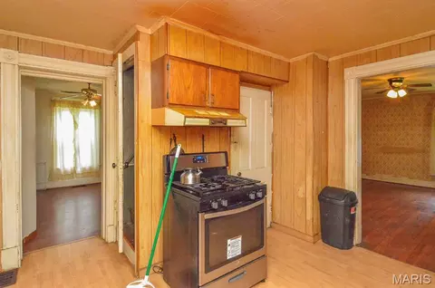 Entry Way - 1908 Central Ave, Alton, IL 62002 photo 1 of 1