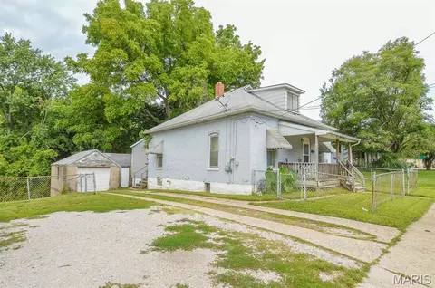 Exterior - 1908 Central Ave, Alton, IL 62002 photo 2 of 4