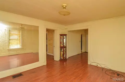 Living - 1908 Central Ave, Alton, IL 62002 photo 2 of 3