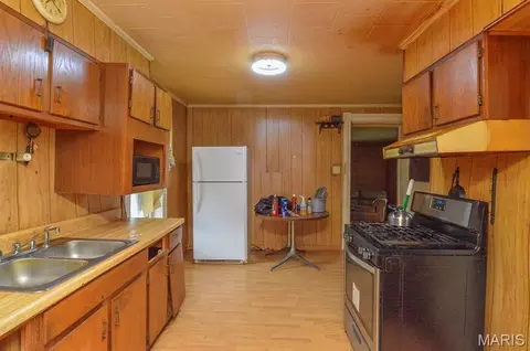 Kitchen - 1908 Central Ave, Alton, IL 62002 photo 1 of 1