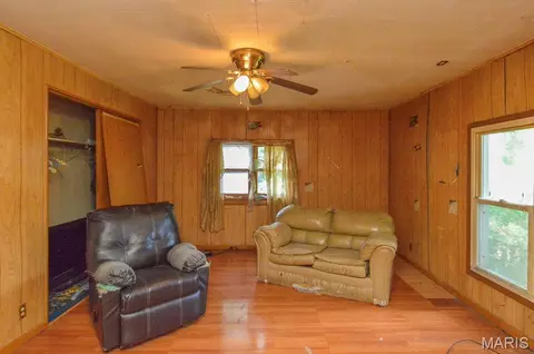 Living - 1908 Central Ave, Alton, IL 62002 photo 3 of 3