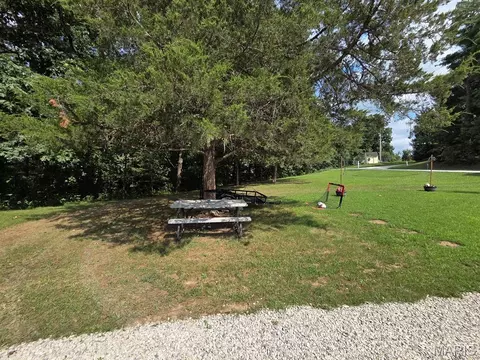 Exterior - 28567 Comanche Trl, Canton, MO 63435 photo 7 of 9