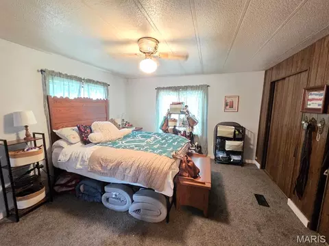 Bedroom - 28567 Comanche Trl, Canton, MO 63435 photo 1 of 6
