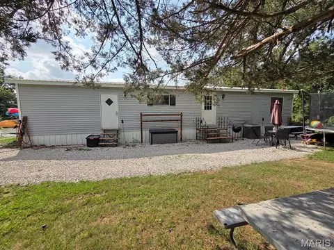 Exterior - 28567 Comanche Trl, Canton, MO 63435 photo 6 of 9