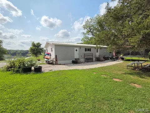 Exterior - 28567 Comanche Trl, Canton, MO 63435 photo 4 of 9