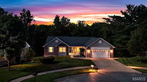 3033 Stony Ridge Ct, Saint Louis, MO 63129
