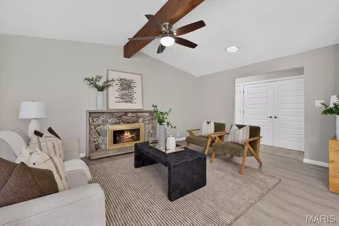 Living - 401 Andover Ln, Ballwin, MO 63011 photo 5 of 6