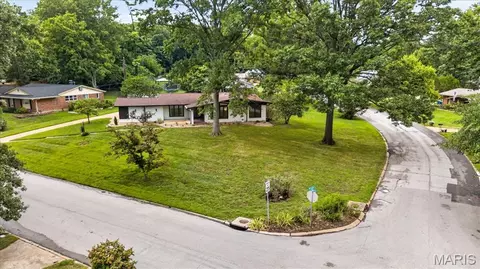 View/Area - 401 Andover Ln, Ballwin, MO 63011 photo 1 of 1