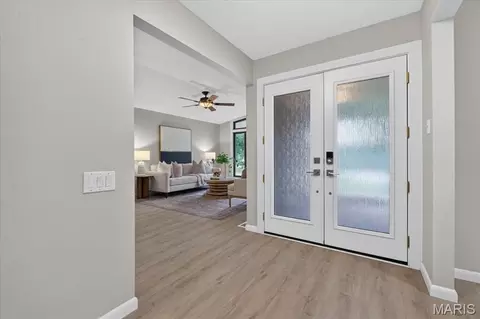 Entry Way - 401 Andover Ln, Ballwin, MO 63011 photo 3 of 3