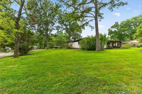 Exterior - 401 Andover Ln, Ballwin, MO 63011 photo 6 of 6