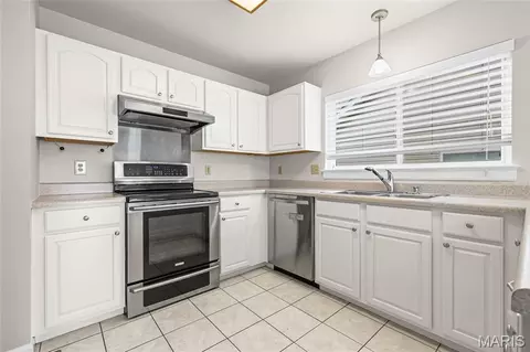 Kitchen - 1117 Spring Orchard Dr, O'fallon, MO 63368 photo 1 of 2