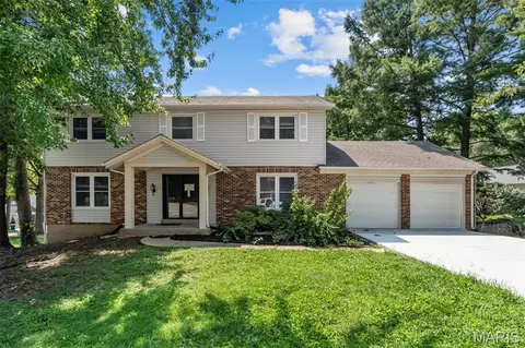 12045 Bridal Shire Ct, Saint Louis, MO 63146