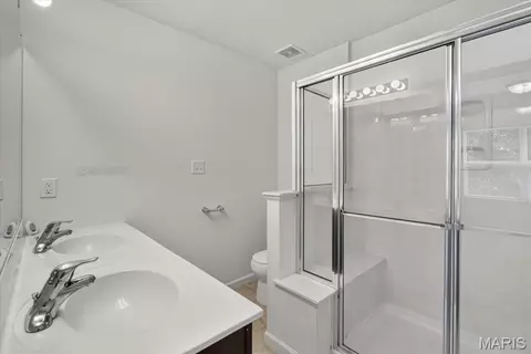 Bath - 313 Lindy Blvd, Ballwin, MO 63021 photo 2 of 2