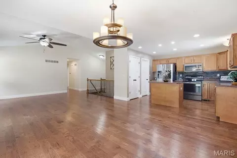 Living - 550 Crestfall Dr, Washington, MO 63090 photo 1 of 4