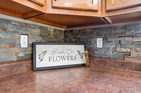 Kitchen - 550 Crestfall Dr, Washington, MO 63090 photo 2 of 4