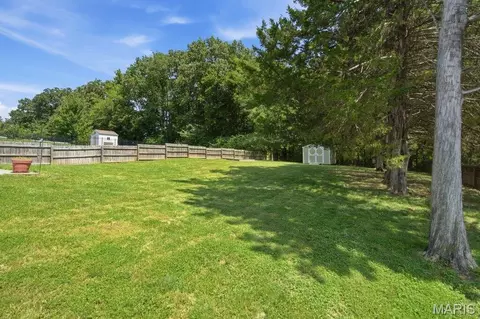 Exterior - 550 Crestfall Dr, Washington, MO 63090 photo 8 of 9