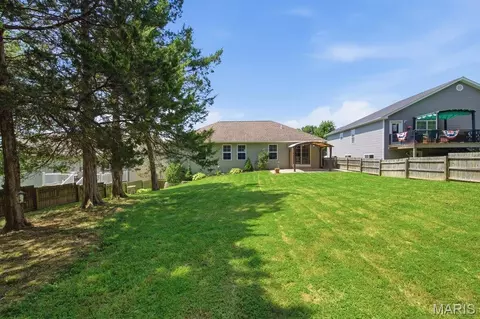 Exterior - 550 Crestfall Dr, Washington, MO 63090 photo 6 of 9