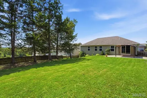 Exterior - 550 Crestfall Dr, Washington, MO 63090 photo 3 of 9