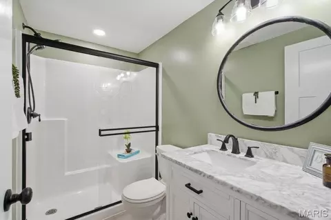 Bath - 550 Crestfall Dr, Washington, MO 63090 photo 6 of 6