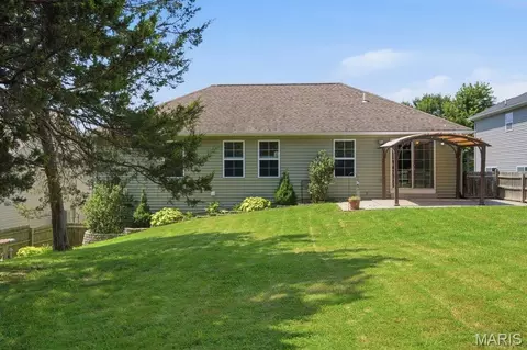 Exterior - 550 Crestfall Dr, Washington, MO 63090 photo 5 of 9