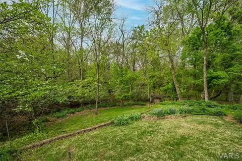 Exterior - 1226 Dunloe Rd, Ballwin, MO 63021 photo 4 of 10