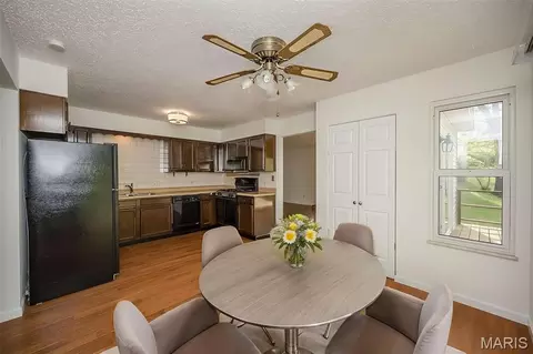 Dining - 1226 Dunloe Rd, Ballwin, MO 63021 photo 2 of 2