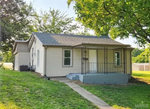 1703 D St, Hannibal, MO 63401