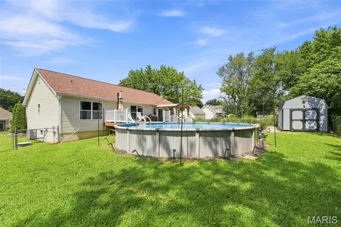 Exterior - 1408 Redwood Dr, Saint Clair, MO 63077 photo 4 of 7
