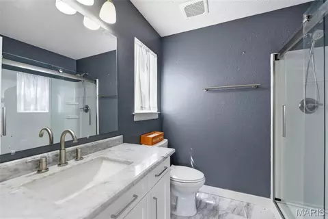 Bath - 1408 Redwood Dr, Saint Clair, MO 63077 photo 1 of 2