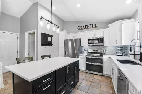 Kitchen - 1408 Redwood Dr, Saint Clair, MO 63077 photo 3 of 3