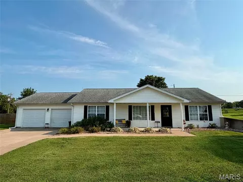 56429 Turner Acres Pl, New London, MO 63459