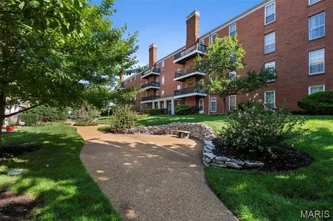 10358 Chimney Rock Dr #31, Saint Louis, MO 63146