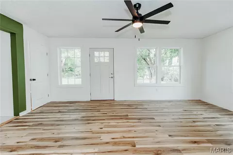 Living - 303 S Pine St, Dixon, MO 65459 photo 1 of 8