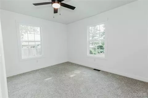 Bedroom - 303 S Pine St, Dixon, MO 65459 photo 3 of 10