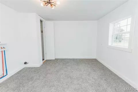 Bedroom - 303 S Pine St, Dixon, MO 65459 photo 9 of 10